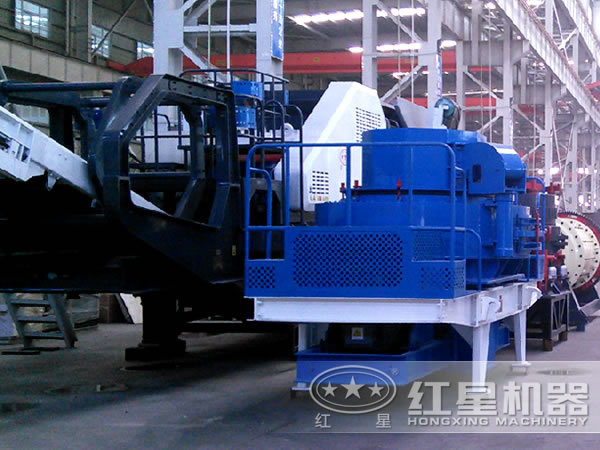 移動制砂機支架與主設(shè)備合影 移動制砂機支架與主設(shè)備合影