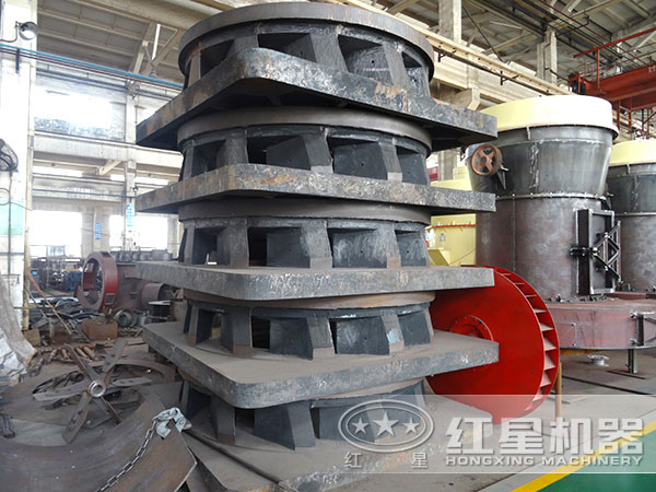 雷蒙磨粉機(jī)生產(chǎn)車間 雷蒙磨粉機(jī)生產(chǎn)車間