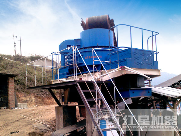 制砂生產(chǎn)現(xiàn)場(chǎng) 制砂生產(chǎn)現(xiàn)場(chǎng)