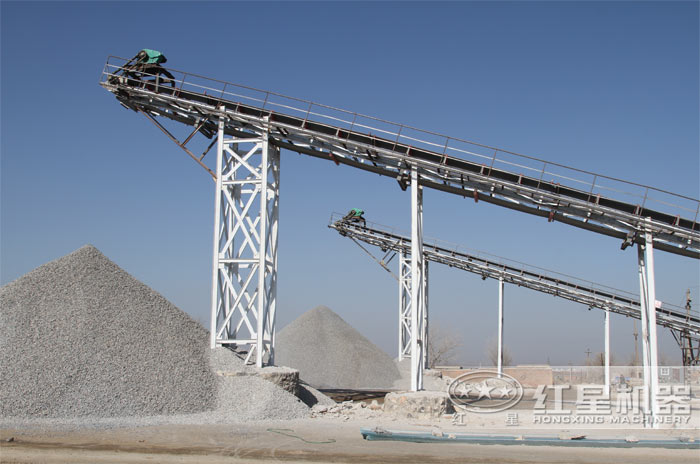 打石子生產(chǎn)線作業(yè)現(xiàn)場 打石子生產(chǎn)線作業(yè)現(xiàn)場