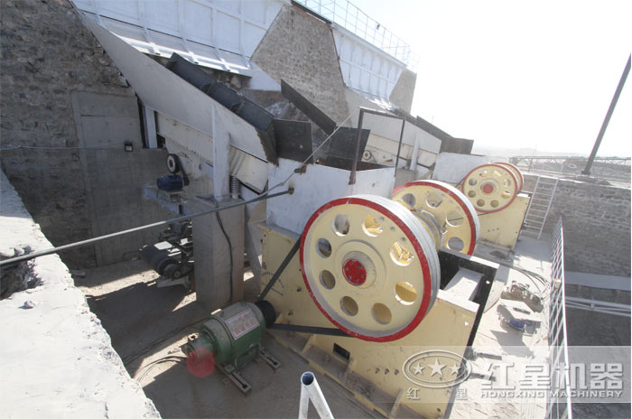 磕石子機(jī)工作現(xiàn)場實拍 磕石子機(jī)工作現(xiàn)場實拍