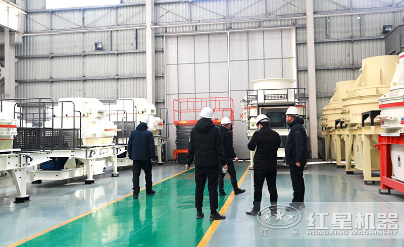 客戶來廠考察制砂機設(shè)備 客戶來廠考察制砂機設(shè)備