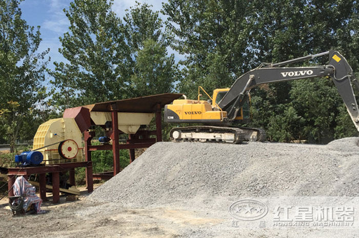 重錘式打沙機工作現(xiàn)場 重錘式打沙機工作現(xiàn)場