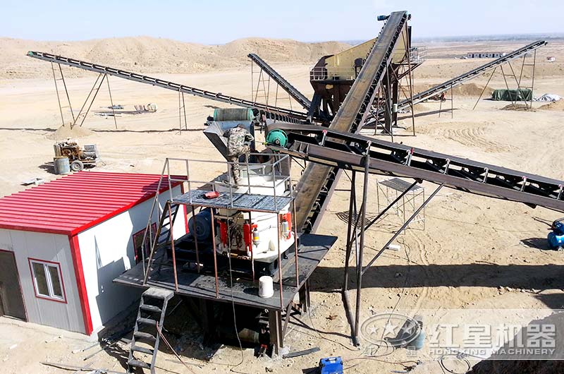 大型圓錐破碎機加工現(xiàn)場 大型圓錐破碎機加工現(xiàn)場