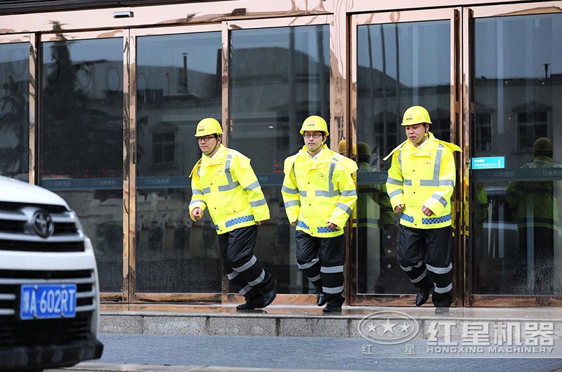 紅星售后技術(shù)人員隨時(shí)待命 紅星售后技術(shù)人員隨時(shí)待命