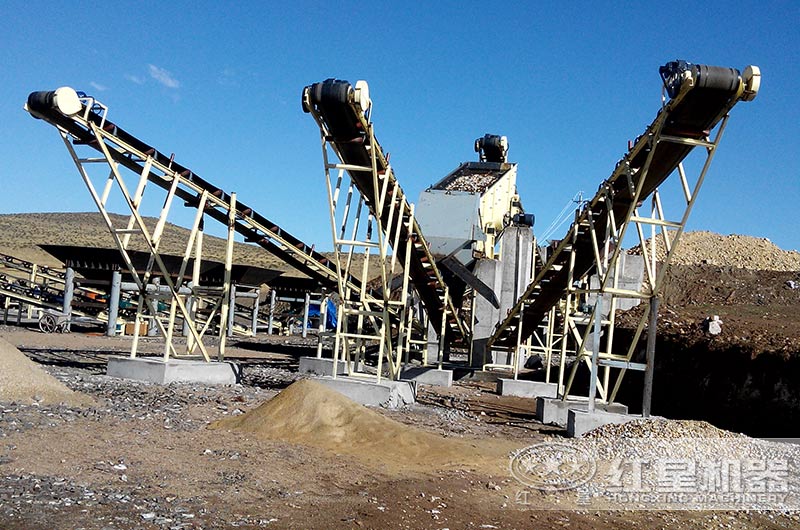 砂石骨料生產(chǎn)現(xiàn)場進(jìn)行中 砂石骨料生產(chǎn)現(xiàn)場進(jìn)行中