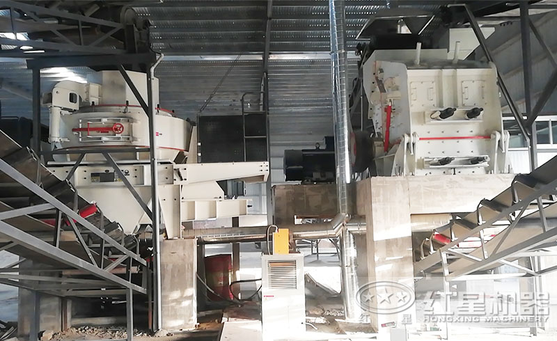 客戶來廠咨詢：想購買日產(chǎn)1000噸的制砂機(jī)，有推薦的型號嗎？