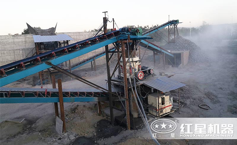 石子礦生產(chǎn)現(xiàn)場(chǎng) 石子礦生產(chǎn)現(xiàn)場(chǎng)