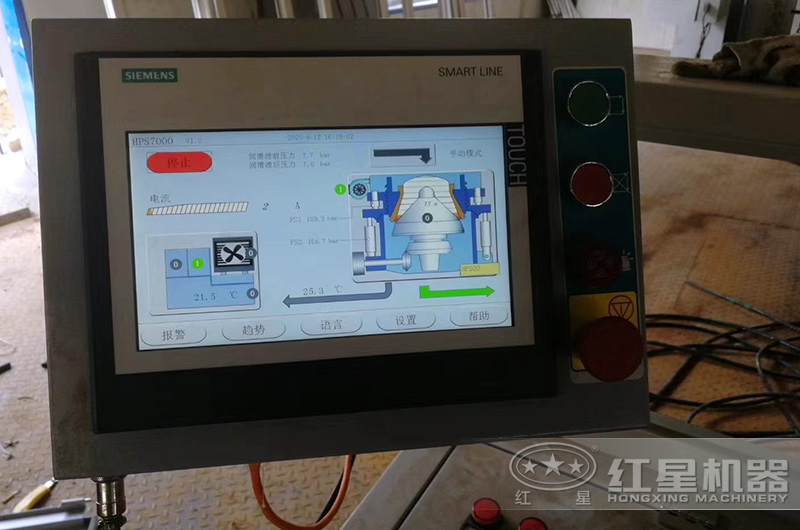 液壓圓錐破碎機(jī)通過電腦操控系統(tǒng) 液壓圓錐破碎機(jī)通過電腦操控系統(tǒng)