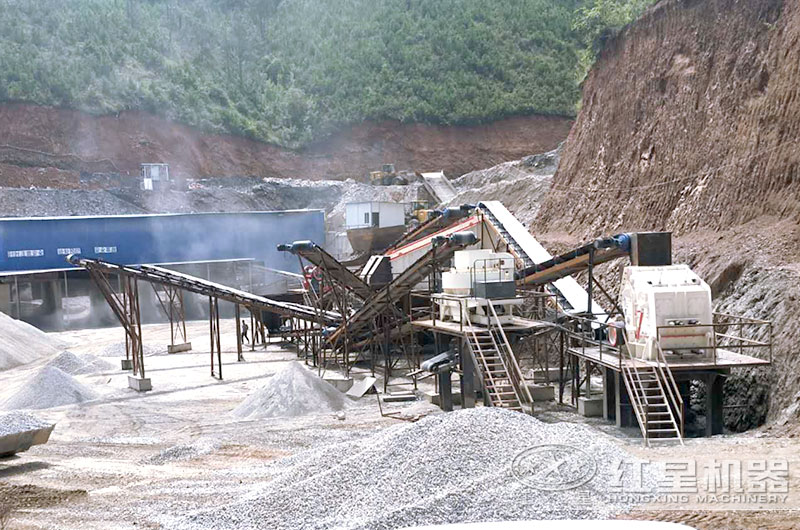 制砂機生產線現場，破碎軟料