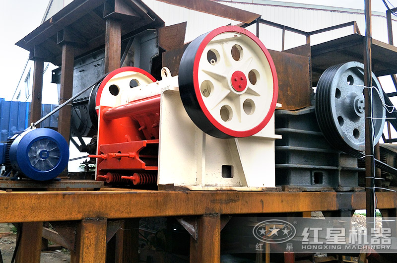 顎式破碎機(jī)在小型砂石生產(chǎn)線中的應(yīng)用 顎式破碎機(jī)在小型砂石生產(chǎn)線中的應(yīng)用