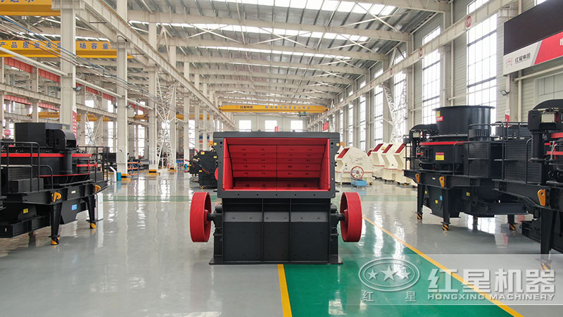 破碎青石的機(jī)器有哪些？一小時(shí)產(chǎn)多少?lài)?2石子