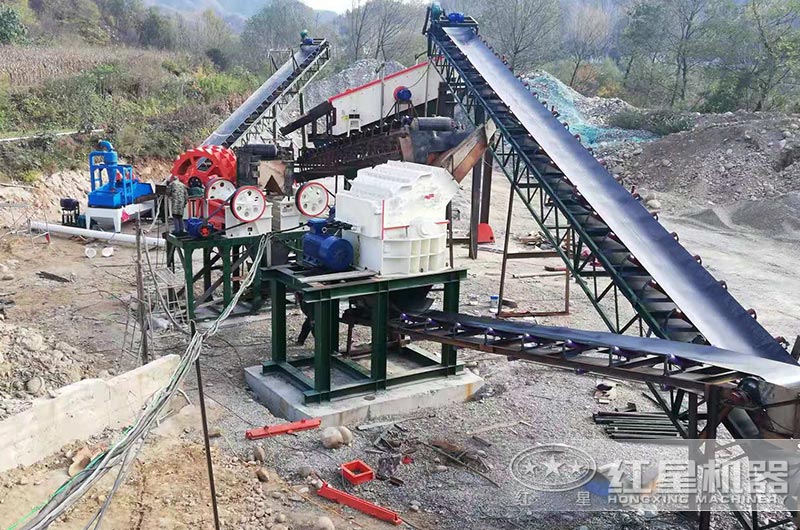 小型制砂機(jī)工作現(xiàn)場圖片 小型制砂機(jī)工作現(xiàn)場圖片