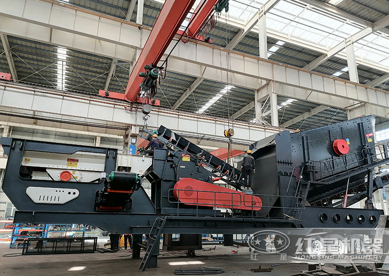 輪胎移動(dòng)破碎機(jī)，依靠輪胎轉(zhuǎn)場(chǎng)移動(dòng)